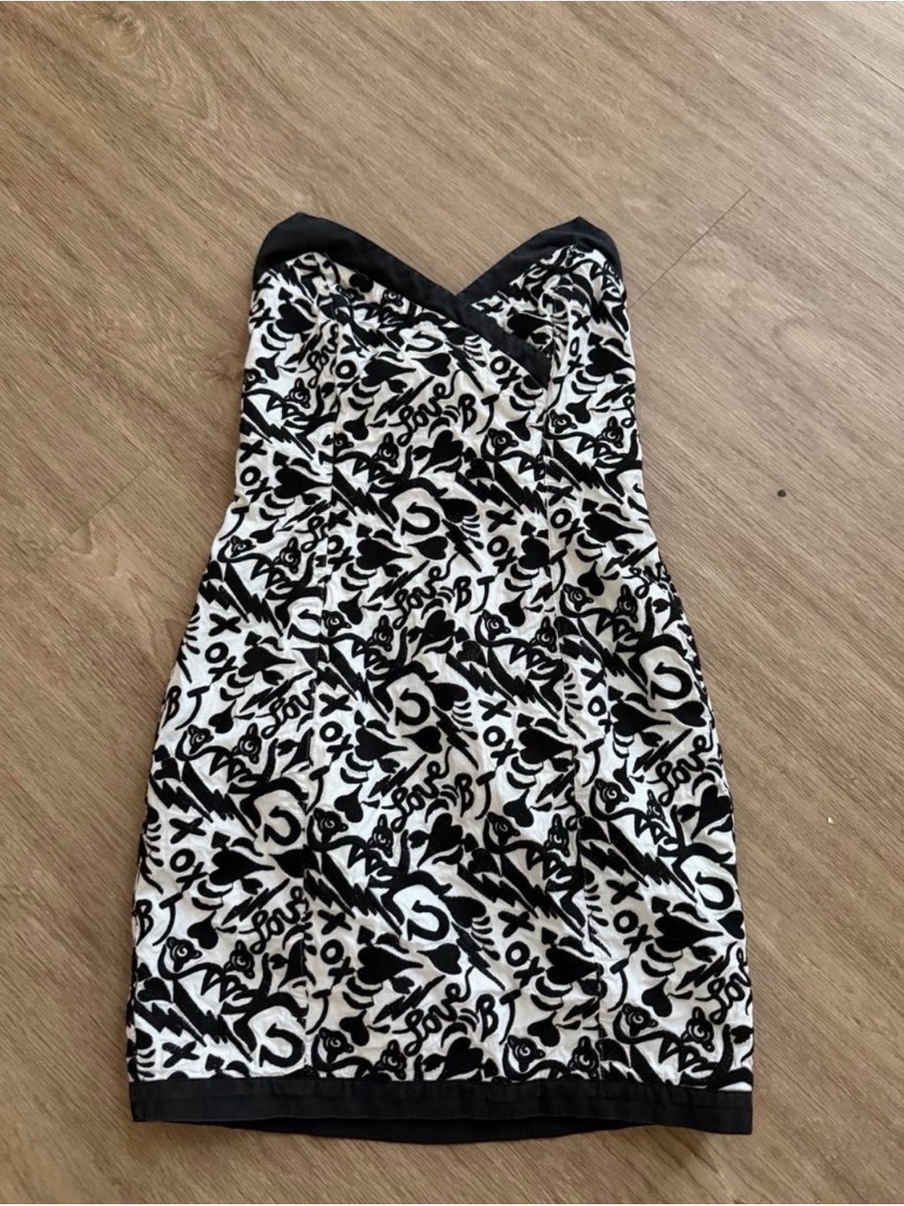 Rare Betsy Johnson strapless mini dress with black and white graffiti size 4